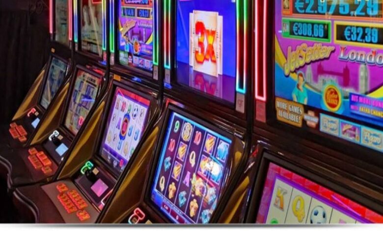 The Risks and Rewards of Online Slots