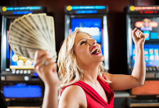 The Benefits Of Playing At Online Casinos