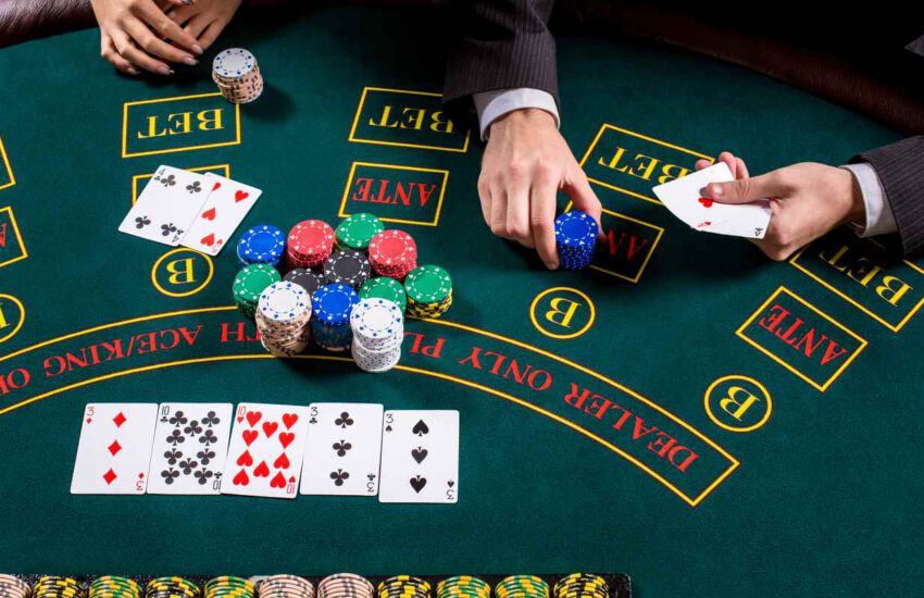 Why Online Poker Players Struggle In Live Tournaments And How To Adapt